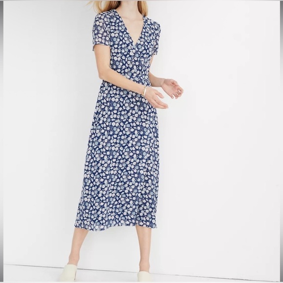Madewell Dresses & Skirts - Madewell Wrap-Front Midi Dress in French Floral Size 6